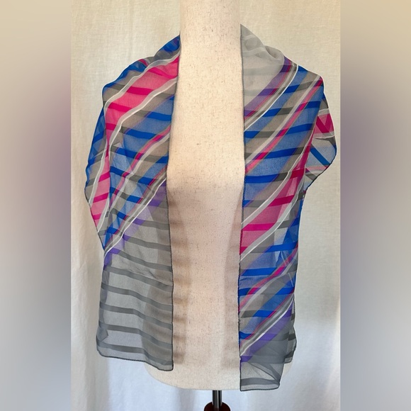 Vintage gorgeous sheer 1980s scarf in shades of purple, blue and silver ￼ - Picture 4 of 7